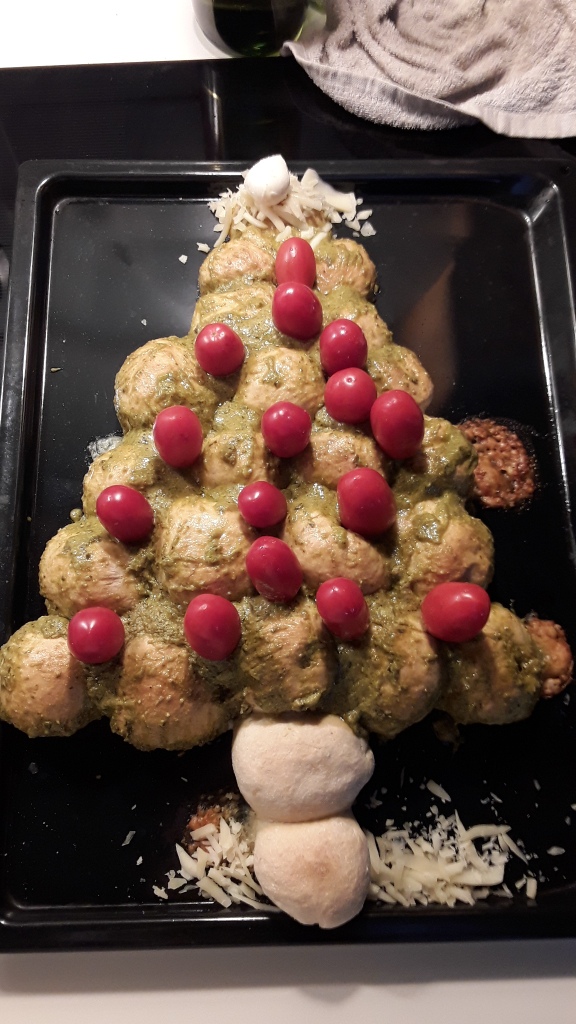 Christmas tree bread - healthy and very delicious!
